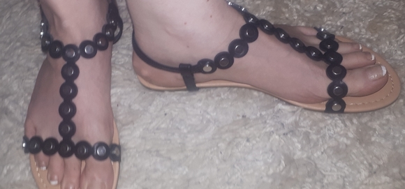 Flat sandals with chrome dots - Picture 2 of 7